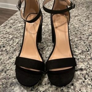 Black strappy sandal 4 in heel